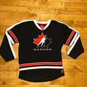 Team Canada Hockey Jersey - Size Large
